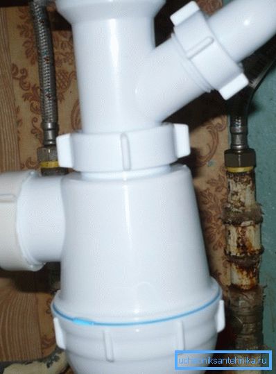 Siphon blocks the threads on the liner, so it is put last. Siphon blocks the threads on the liner, so it is put last.