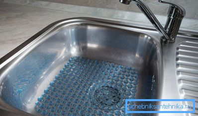 Silicone mat to protect metal from scratches Silicone mat to protect metal from scratches