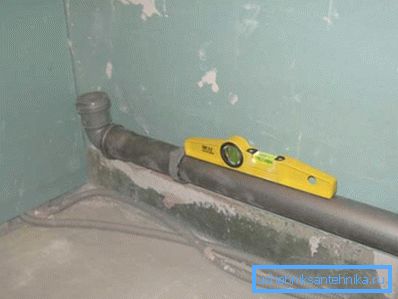Drain pipe should be installed at the right angle so that waste does not clog up.