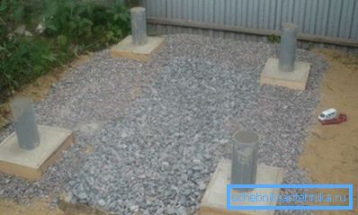 The drain hole can be filled with rubble flush with the ground
