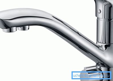 Two-in-one kitchen faucet supplies both regular and purified drinking water