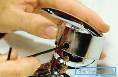 First you need to unscrew the mixer lever.