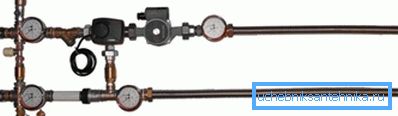 On the hot water inlet side there is a strainer filter. On the hot water inlet side there is a strainer filter.