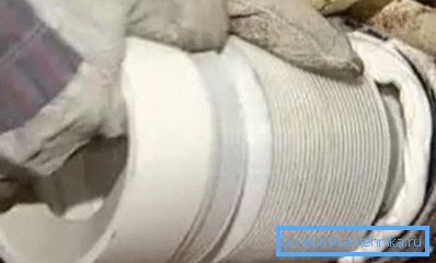 Connection of a branch pipe with a sewer pipe Connection of a branch pipe with a sewer pipe