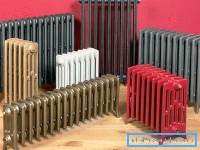 Modern cast-iron batteries, some manufacturers produce with legs - as a floor radiator Modern cast-iron batteries, some manufacturers produce with legs - as a floor radiator