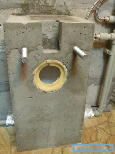 Creating a monolithic concrete base
