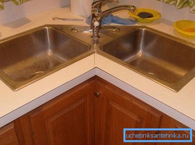 Twin sink for the kitchen. Twin sink for the kitchen.