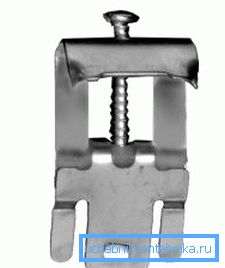 Special fixing element that can be used for most types of integrable and overhead systems Special fixing element that can be used for most types of integrable and overhead systems