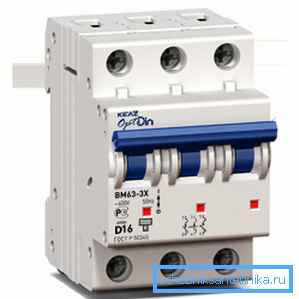The operation of the machine should cut off all phases of power. The operation of the machine should cut off all phases of power.