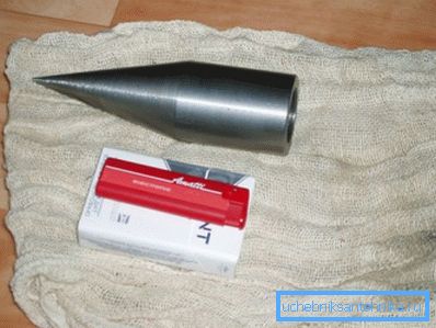 Steel tip for the main rod. Steel tip for the main rod.