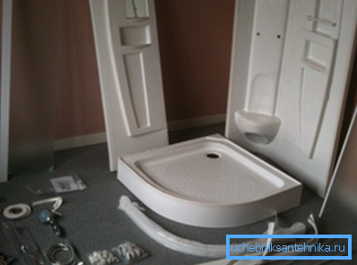 Standard set with acrylic tray and polycarbonate doors Standard set with acrylic tray and polycarbonate doors