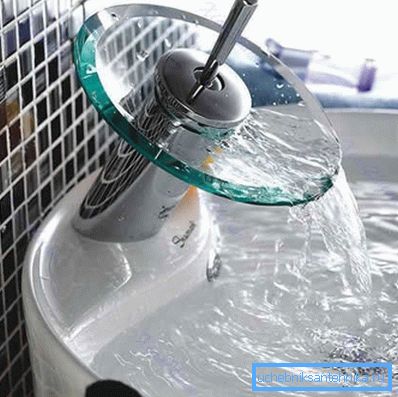 Standard waterfall sink faucet.