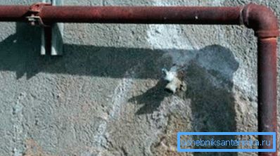Old and loose pipes can also make noise. Old and loose pipes can also make noise.