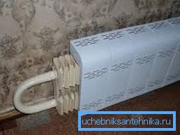 Older models of steel radiators with plate convectors are especially dangerous in terms of injuries, so they must be hidden behind the screen. Older models of steel radiators with plate convectors are especially dangerous in terms of injuries, so they must be hidden behind the screen.