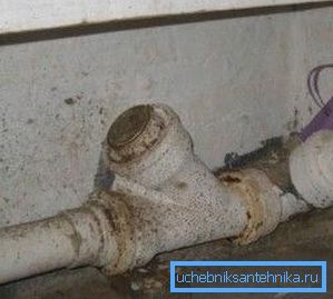Old pipes cause odor Old pipes cause odor