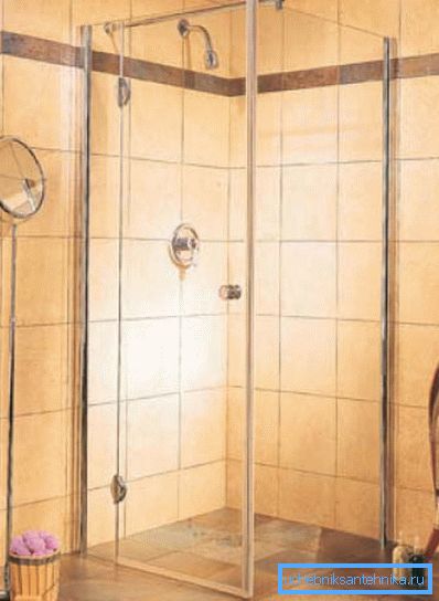Glass curtains for a shower cabin without a pallet Glass curtains for a shower cabin without a pallet