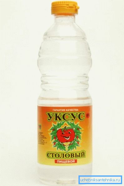 Table vinegar will help you sanitize the toilet brush Table vinegar will help you sanitize the toilet brush