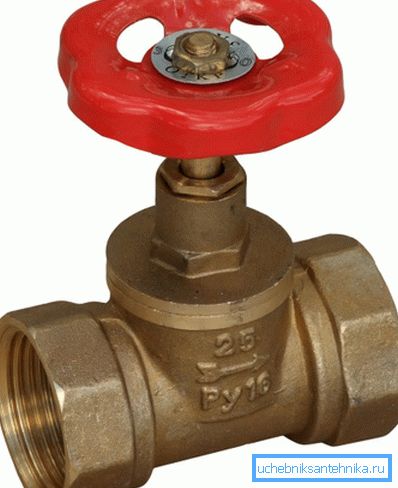 The arrow on the case indicates the direction of water flow. The arrow on the case indicates the direction of water flow.