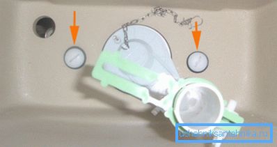 The arrows indicate mounting bolts. The arrows indicate mounting bolts.