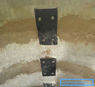 Coupled concrete rings in a single unit.