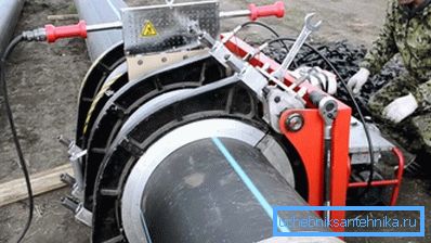 Docking polymer pipes in the field Docking polymer pipes in the field