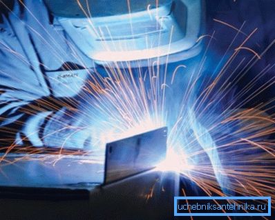 Welding - a reliable way to fasten the transverse elements of the ladder Welding - a reliable way to fasten the transverse elements of the ladder