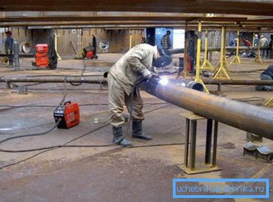 Pipeline welding.