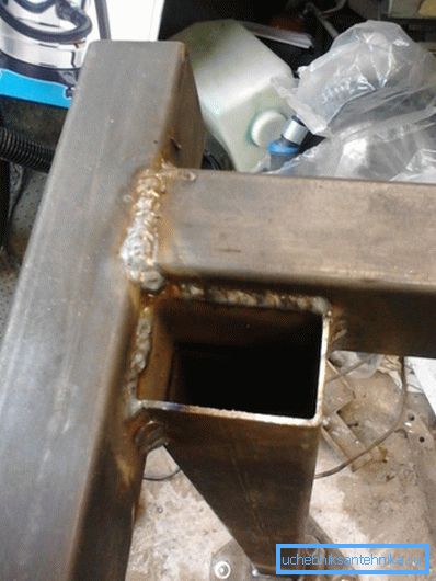 Welds (pictured) require stripping Welds (pictured) require stripping