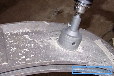 This is how the hole is made for tapping the pipe. This is how the hole is made for tapping the pipe.