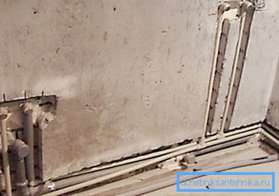 This is how the laying of the pipeline hidden in the walls with strobing This is how the laying of the pipeline hidden in the walls with strobing