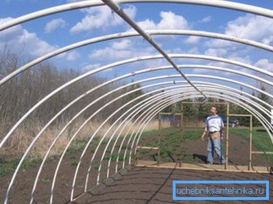 Greenhouse PVC pipes do-it-yourself in the form of a hemisphere Greenhouse PVC pipes do-it-yourself in the form of a hemisphere