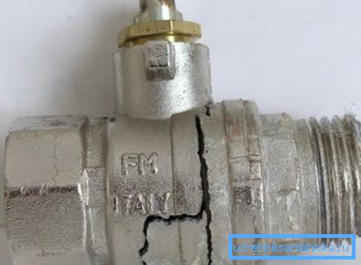 Thin silumin body did not allow the valve to live up to crimping. Thin silumin body did not allow the valve to live up to crimping.