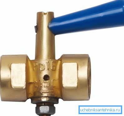Three-way valve with drain hole for pressure relief. Three-way valve with drain hole for pressure relief.