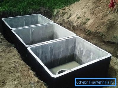 Three-chamber concrete septic tank