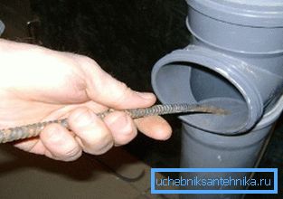 The cable can also be used when blocking the riser. The cable can also be used when blocking the riser.