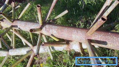 Tubular frame for mounting a high Christmas tree Tubular frame for mounting a high Christmas tree