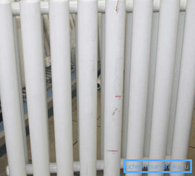 Tubular steel radiator, it is also a vertical register. Tubular steel radiator, it is also a vertical register.