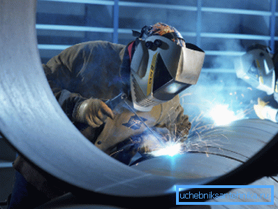 Thorough welding of the seam to obtain a tight joint Thorough welding of the seam to obtain a tight joint