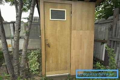 Toilet in the country from scrap materials Toilet in the country from scrap materials