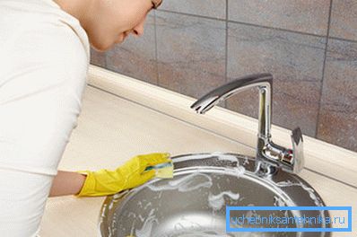 Sink care with your own liquid detergent