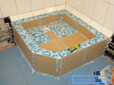 Laying decorative mosaics.