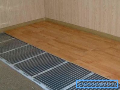 Laying warm film floor Laying warm film floor