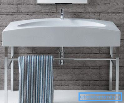 A washbasin 100 cm wide is very comfortable, but not always possible. A washbasin 100 cm wide is very comfortable, but not always possible.