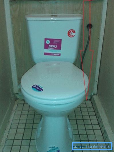 Toilets up to 70 cm (low) are installed in bathrooms with sanitary cabinets Toilets up to 70 cm (low) are installed in bathrooms with sanitary cabinets