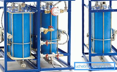 Installation for cleaning and disinfection. Installation for cleaning and disinfection.
