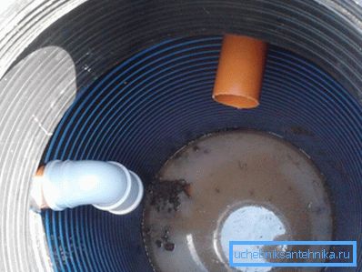Installation of overflow pipe in the accumulative type of sewage. Installation of overflow pipe in the accumulative type of sewage.