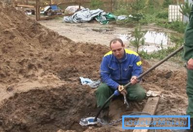 Installation is carried out using an auxiliary rod. Installation is carried out using an auxiliary rod.
