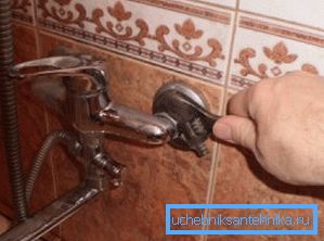 Installing the faucet in the bathroom with their own hands Installing the faucet in the bathroom do it yourself