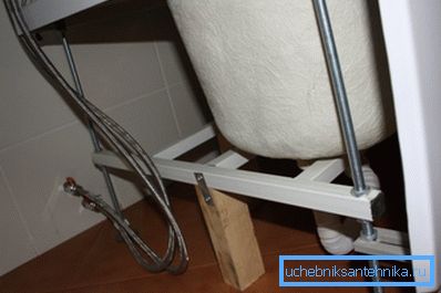 Installing a high pallet on a carrier stand. Installing a high pallet on a carrier stand.