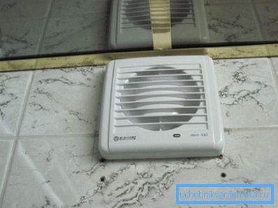Installed hood in the bathroom allows you to accelerate the ventilation and removal of excess moisture Installed hood in the bathroom allows you to accelerate the ventilation and removal of excess moisture